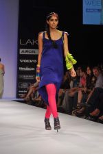 Model walk the ramp for nandita thirani and payal singhal show at Lakme Fashion Week Day 1 on 3rd Aug 2012 (36).JPG